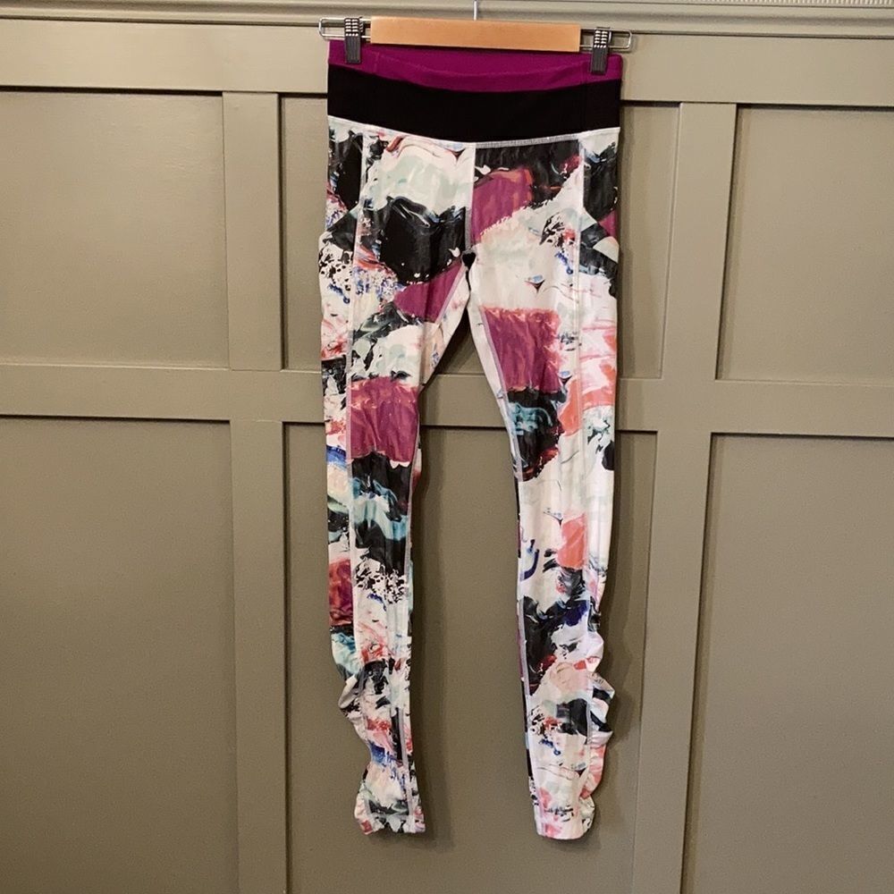 Lululemon Speed Tight III Full-On Luxtreme Pigment Wave Multi / Black / Plum 4